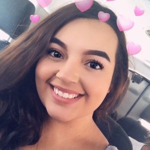 Meet your Posher, Daniela